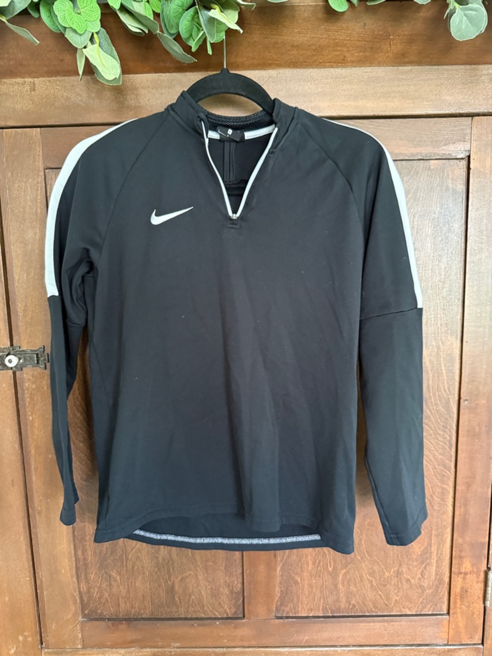 Nike Black and White Quarter-Zip Athletic Pullover
